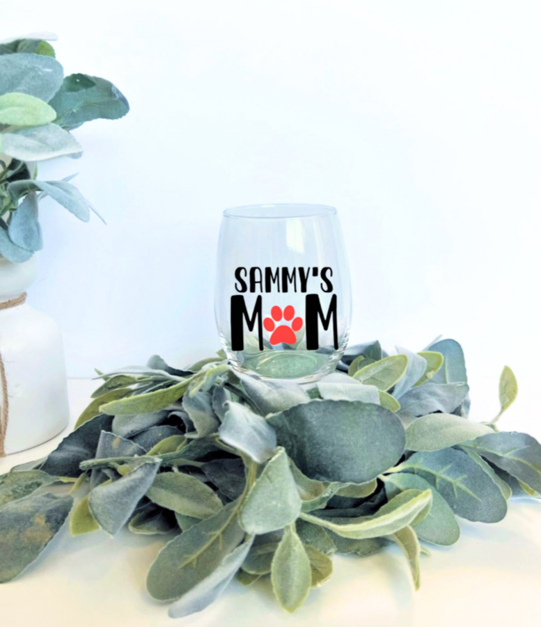 Dog Mom Stemless 20 oz Wine Glass | Cat Mom 16 oz Libby Glass with Bamboo Lid